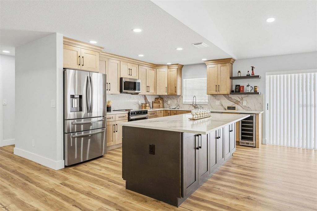 Image 19 of property listing at 4115 W BAY TO BAY BOULEVARD, Tampa, FL 33629