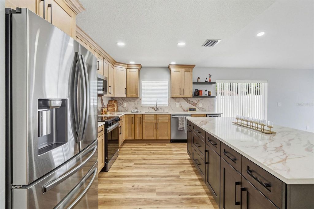 Image 20 of property listing at 4115 W BAY TO BAY BOULEVARD, Tampa, FL 33629