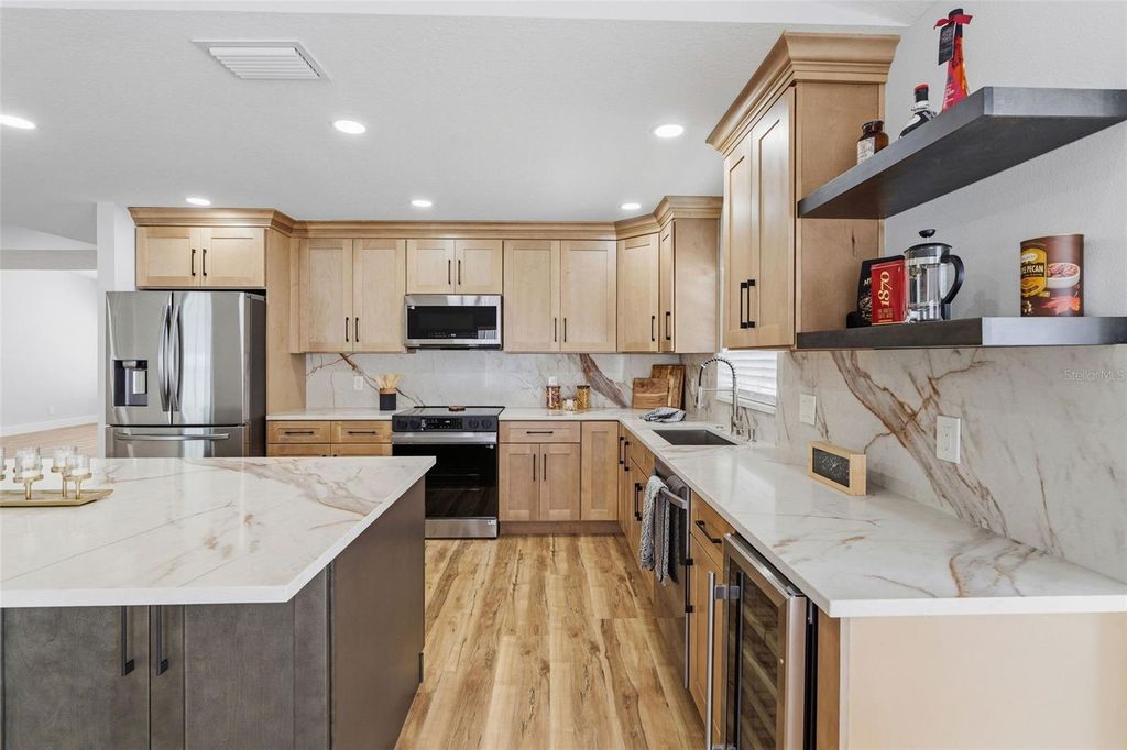 Image 22 of property listing at 4115 W BAY TO BAY BOULEVARD, Tampa, FL 33629