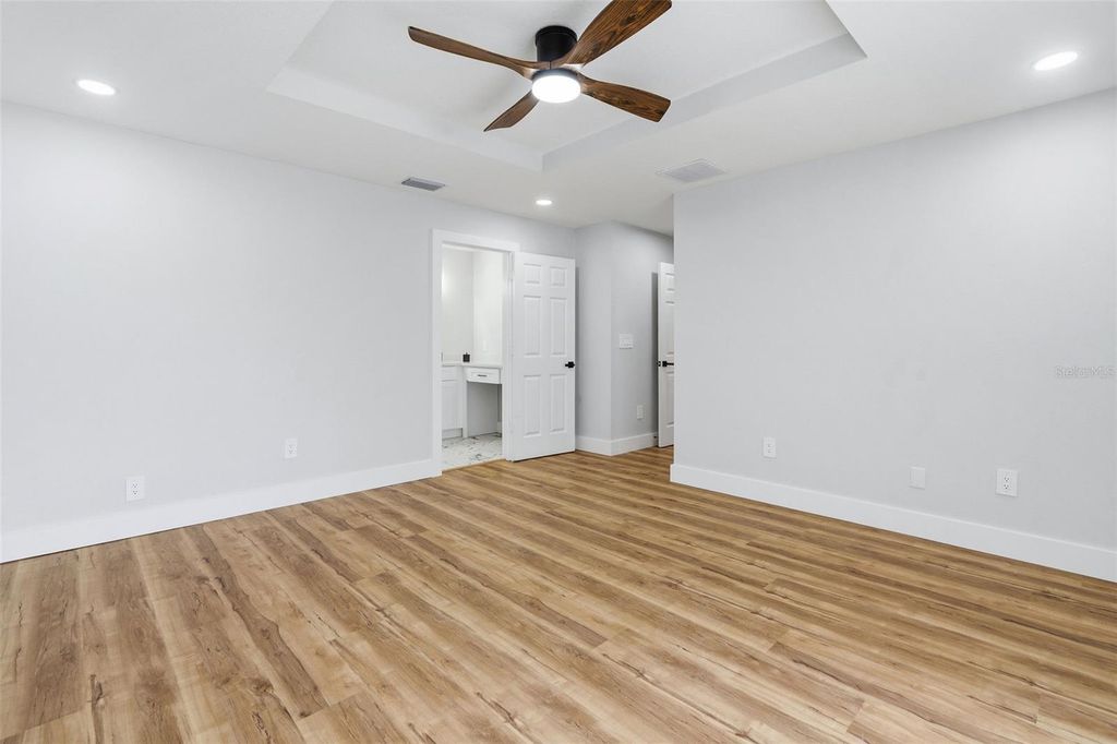 Image 27 of property listing at 4115 W BAY TO BAY BOULEVARD, Tampa, FL 33629