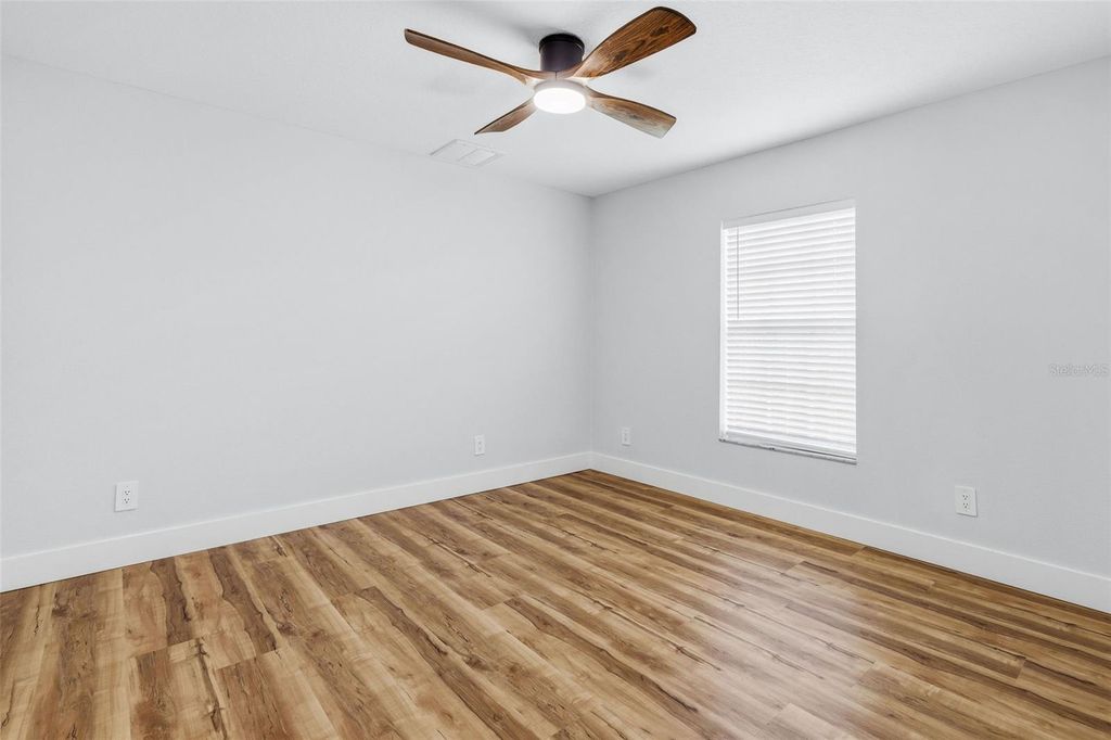 Image 36 of property listing at 4115 W BAY TO BAY BOULEVARD, Tampa, FL 33629