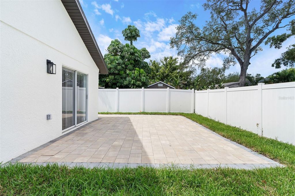 Image 40 of property listing at 4115 W BAY TO BAY BOULEVARD, Tampa, FL 33629