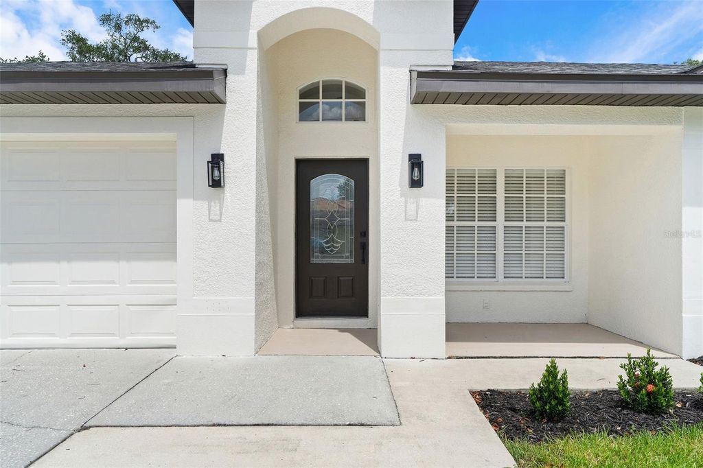 Image 5 of property listing at 4115 W BAY TO BAY BOULEVARD, Tampa, FL 33629