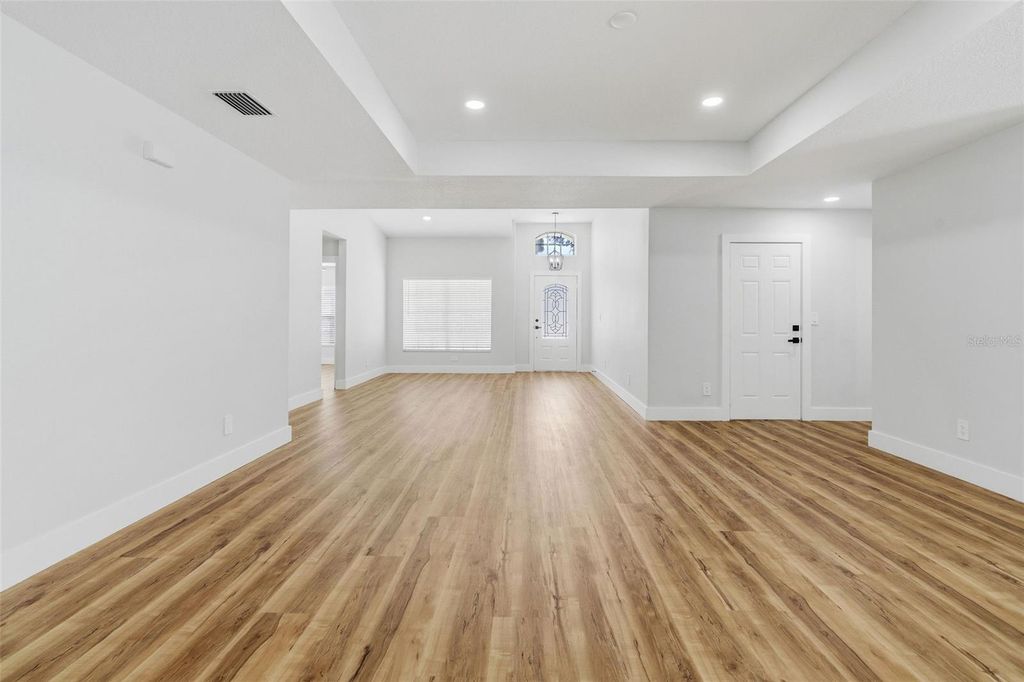 Image 7 of property listing at 4115 W BAY TO BAY BOULEVARD, Tampa, FL 33629