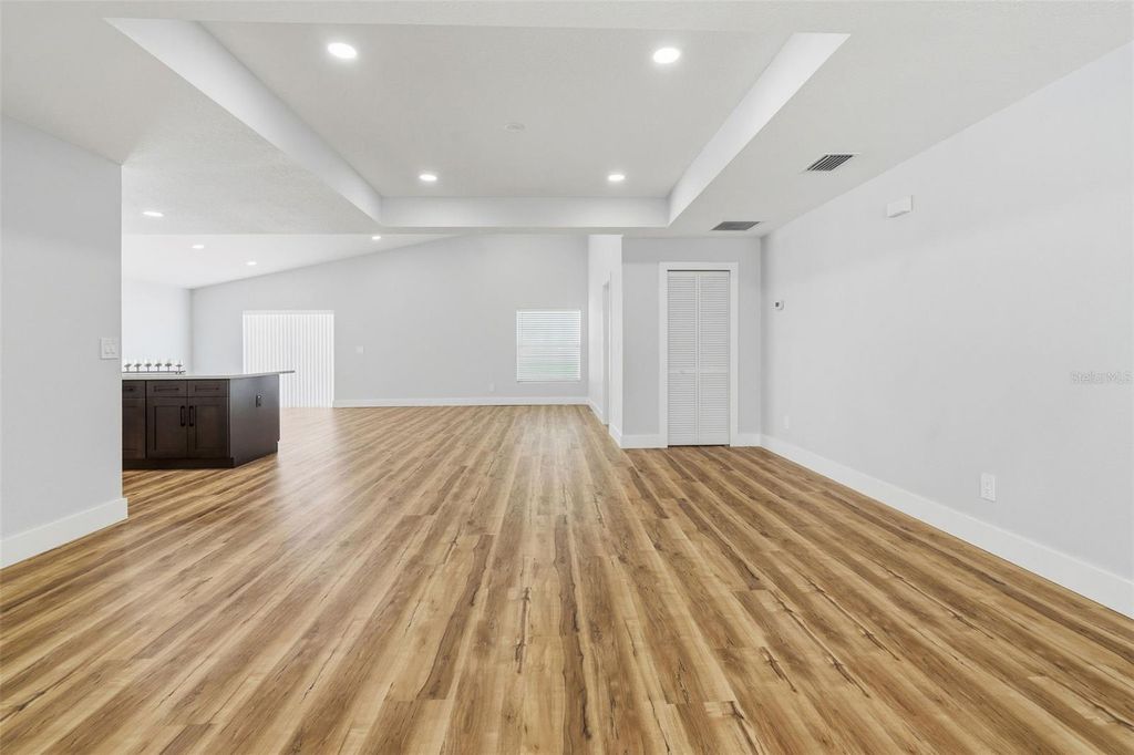 Image 9 of property listing at 4115 W BAY TO BAY BOULEVARD, Tampa, FL 33629