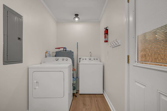 206 Murphree Ave, Waverly, TN 37185