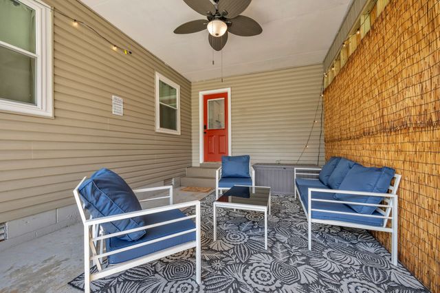 206 Murphree Ave, Waverly, TN 37185