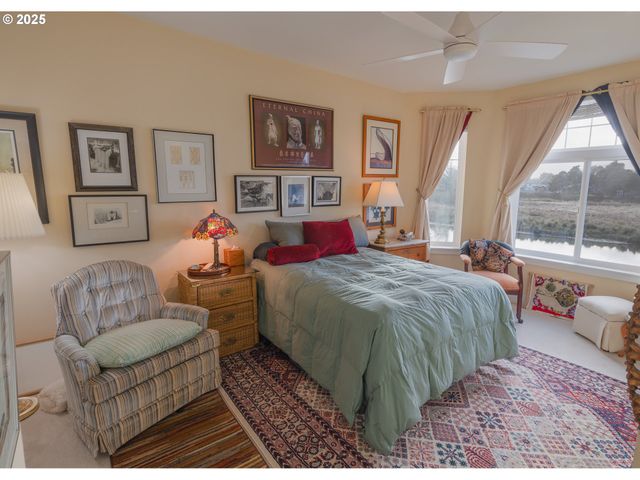 1108 S HOLLADAY Dr 14, Seaside, OR 97138