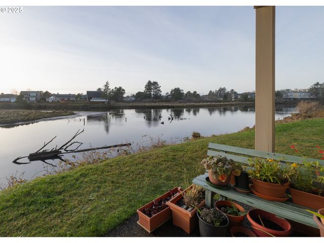 1108 S HOLLADAY Dr 14, Seaside, OR 97138