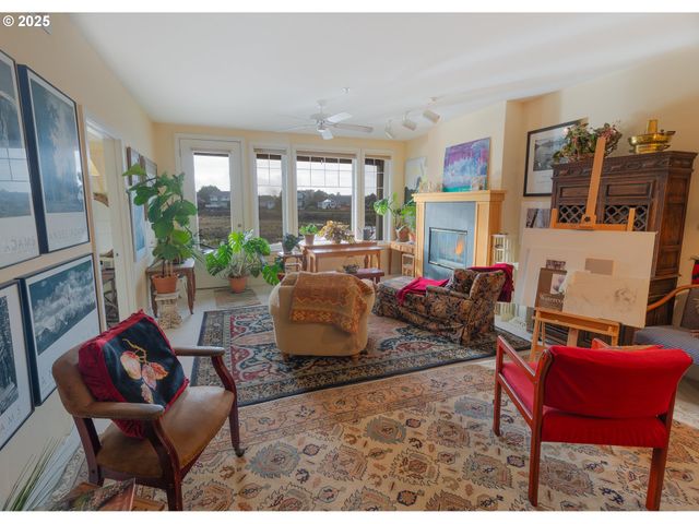 1108 S HOLLADAY Dr 14, Seaside, OR 97138