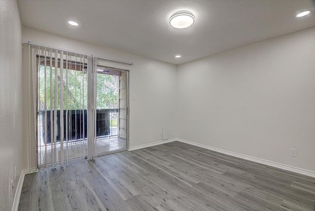 8201 Richmond Avenue 10, Houston, TX 77063