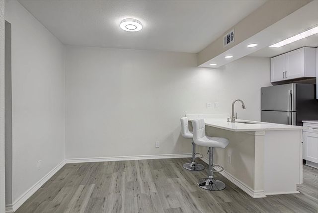 8201 Richmond Avenue 10, Houston, TX 77063