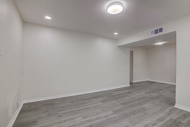 8201 Richmond Avenue 10, Houston, TX 77063