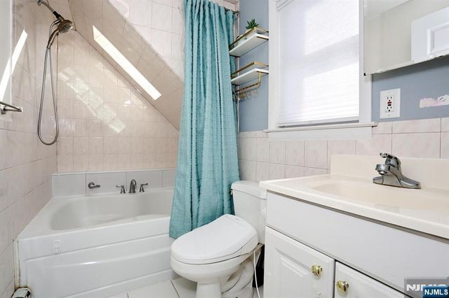 168 4th Street, Bergenfield, NJ 07621