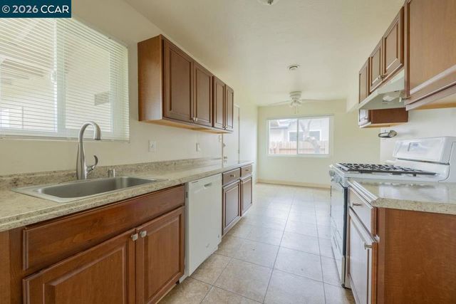 1814 Wildwood Way, Roseville, CA 95661