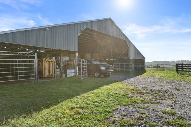 555 Williams Rd, Clarksville, TN 37043