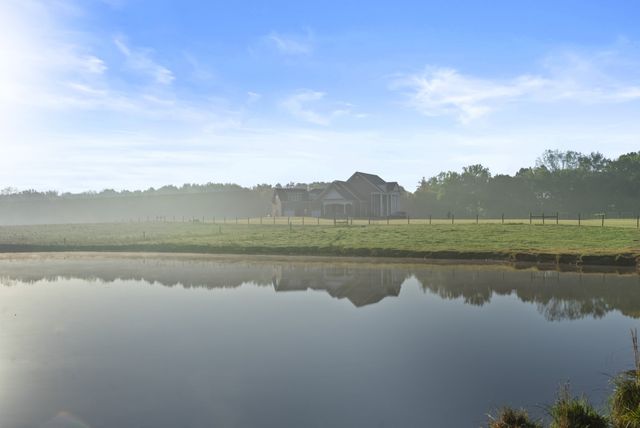 555 Williams Rd, Clarksville, TN 37043