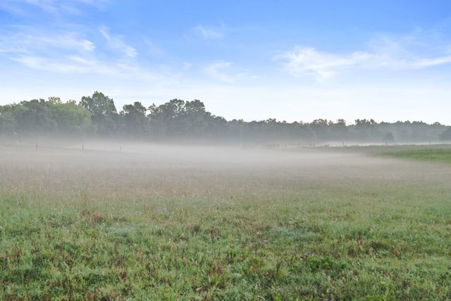 555 Williams Rd, Clarksville, TN 37043