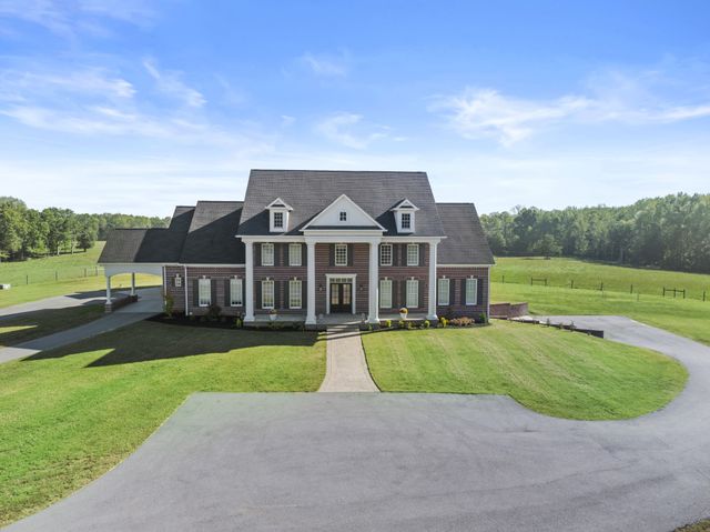 555 Williams Rd, Clarksville, TN 37043