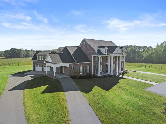 555 Williams Rd, Clarksville, TN 37043