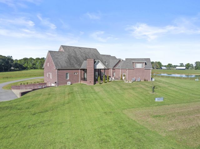 555 Williams Rd, Clarksville, TN 37043