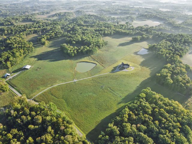 555 Williams Rd, Clarksville, TN 37043