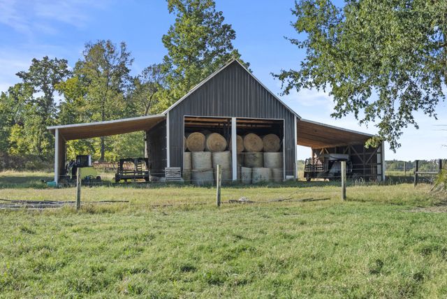 555 Williams Rd, Clarksville, TN 37043