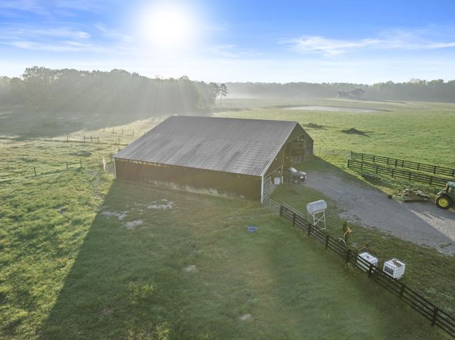 555 Williams Rd, Clarksville, TN 37043