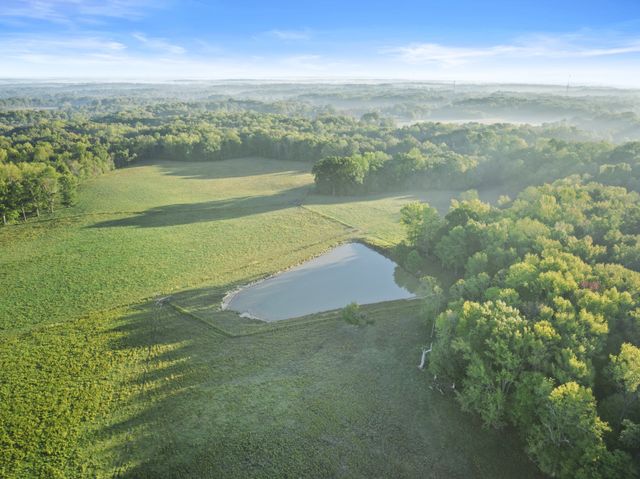 555 Williams Rd, Clarksville, TN 37043