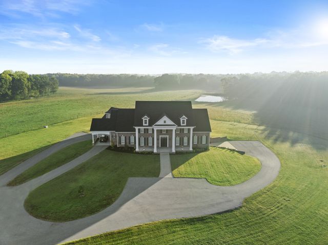 555 Williams Rd, Clarksville, TN 37043