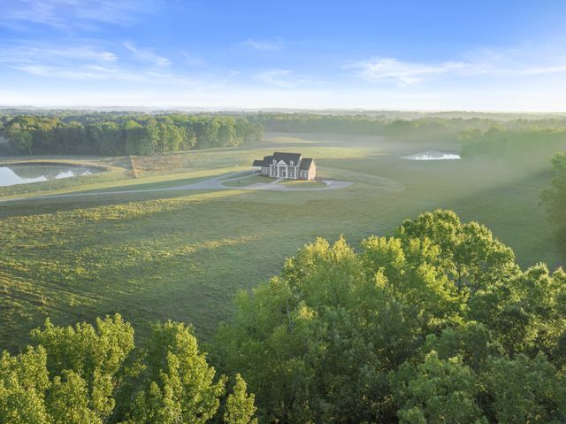 555 Williams Rd, Clarksville, TN 37043