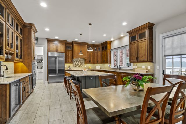 555 Williams Rd, Clarksville, TN 37043