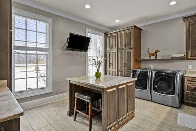 555 Williams Rd, Clarksville, TN 37043