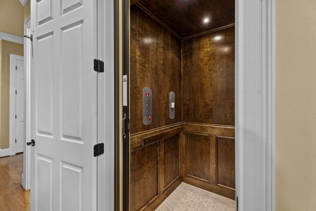 555 Williams Rd, Clarksville, TN 37043