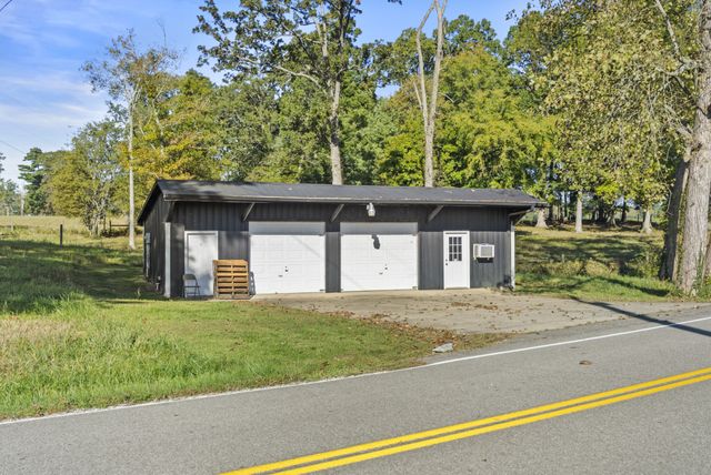 555 Williams Rd, Clarksville, TN 37043