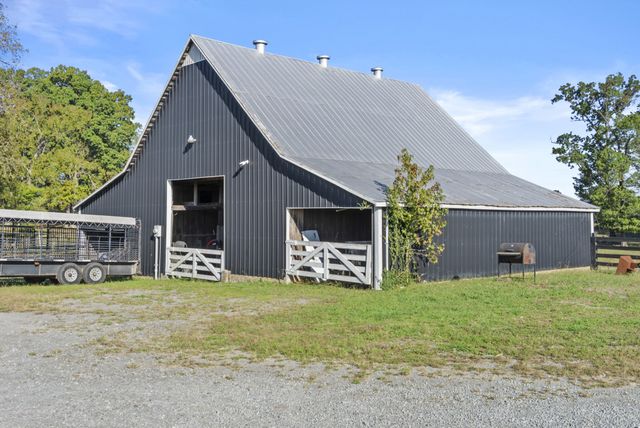 555 Williams Rd, Clarksville, TN 37043