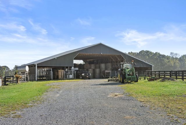 555 Williams Rd, Clarksville, TN 37043