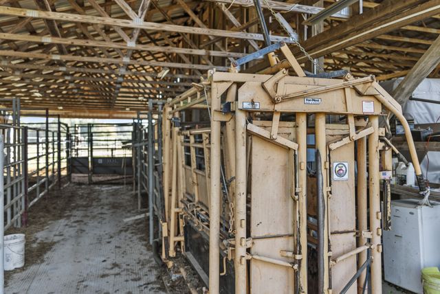 555 Williams Rd, Clarksville, TN 37043