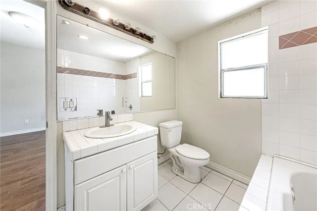 2345 Montrose Avenue 2, Montrose, CA 91020