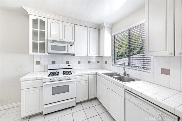 2345 Montrose Avenue 2, Montrose, CA 91020