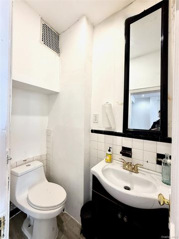 162 Flushing Avenue, Brooklyn, NY 11205