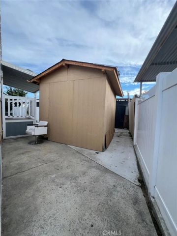 214 Earl 76, Santa Ana, CA 92704