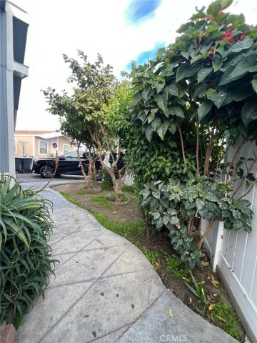 214 Earl 76, Santa Ana, CA 92704