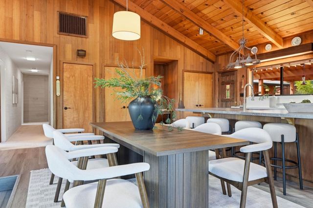 2 No Name Road, Los Gatos, CA 95033