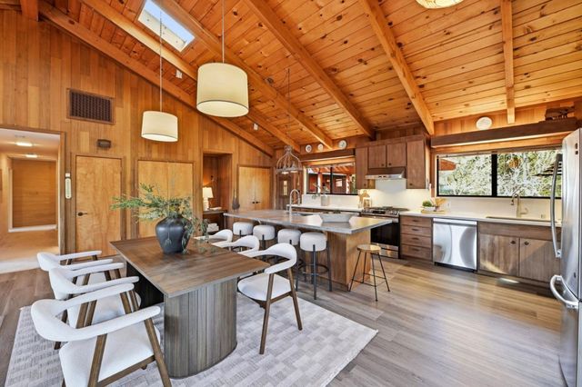 2 No Name Road, Los Gatos, CA 95033