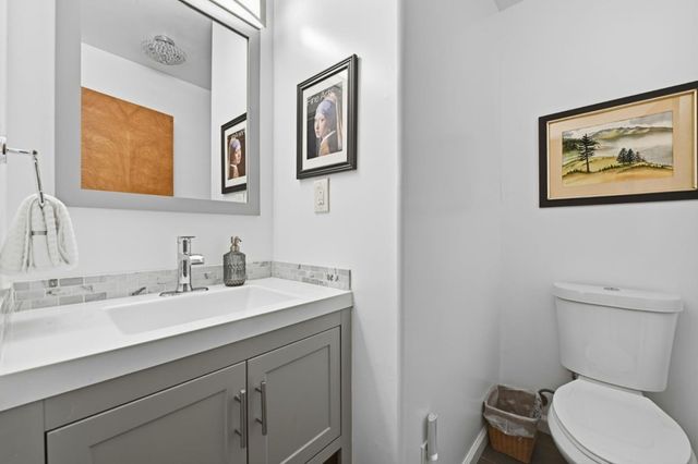 2 No Name Road, Los Gatos, CA 95033