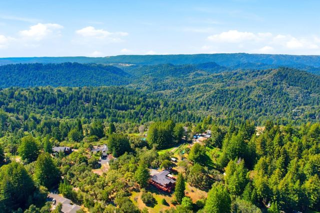 2 No Name Road, Los Gatos, CA 95033