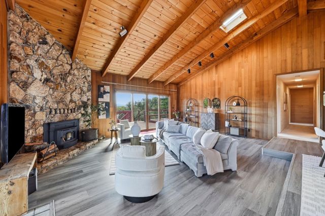 2 No Name Road, Los Gatos, CA 95033