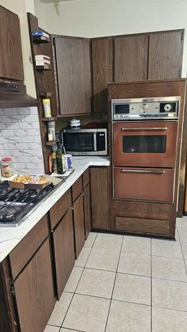 3231 S 53rd Court, Cicero, IL 60804