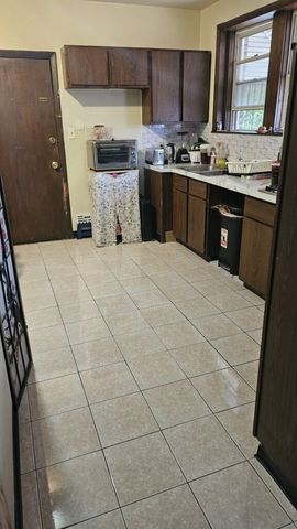 3231 S 53rd Court, Cicero, IL 60804